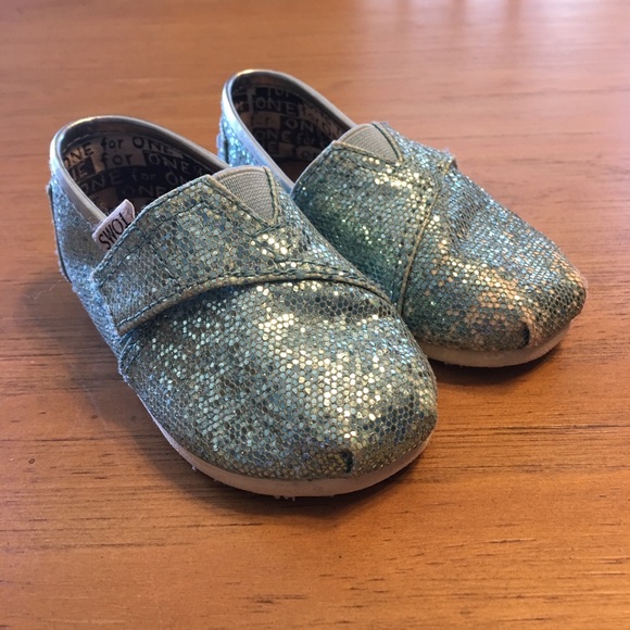 Toms Other - 🦄 2 for $20 🦄 Tom’s Blue Sparkle Shoes